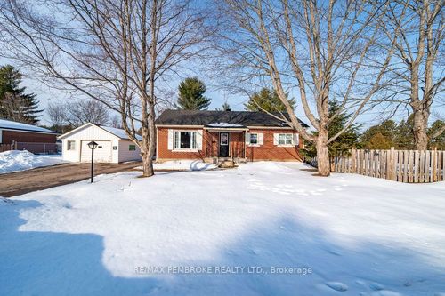 2 Oelke Street, Petawawa, ON, K8H1Z7 | Card Image