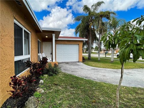 11420 Nw 35th St, Sunrise, FL, 33323-1420 | Card Image