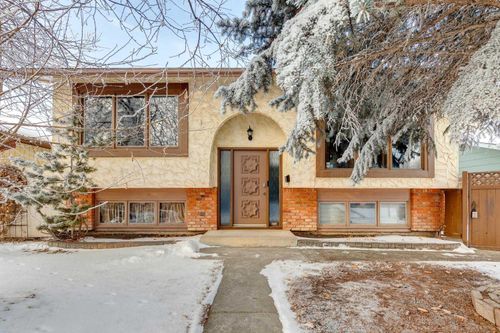 150 Midcrest Cres Se, Calgary, AB, T2X1B6 | Card Image