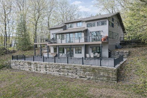 N5620 Thunderbird Rd, Portage, WI, 53901-9660 | Card Image