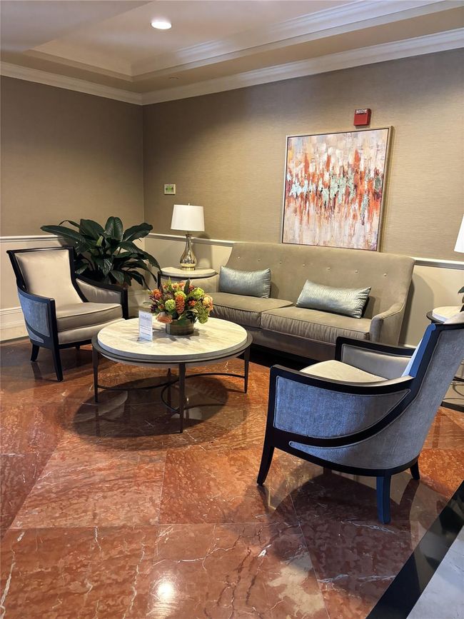 West Courtyard Building sitting Area- Lobby | Image 22