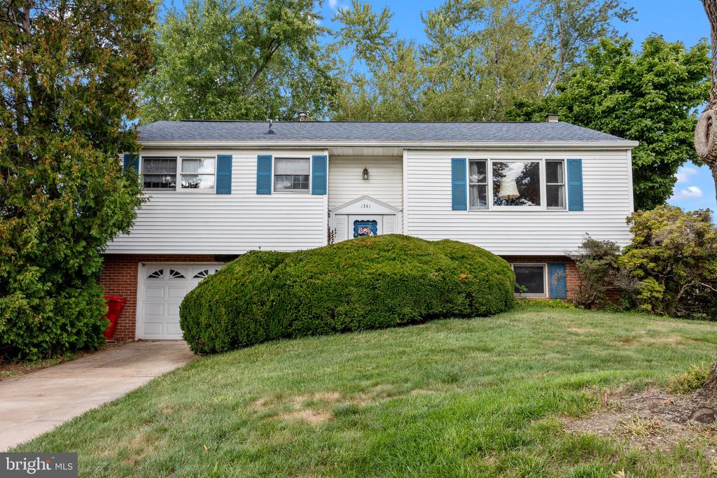 Foster Rd, Warminster, PA 18974