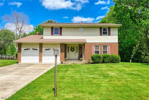 4709 Nottingham Ln, Stow, OH, 44224-1911 | Card Image