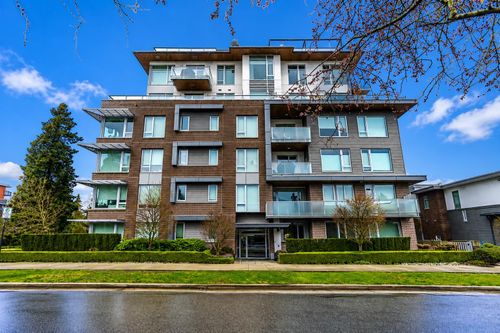 489 W 26th Avenue, Vancouver, BC, V5Y0M8 | Card Image