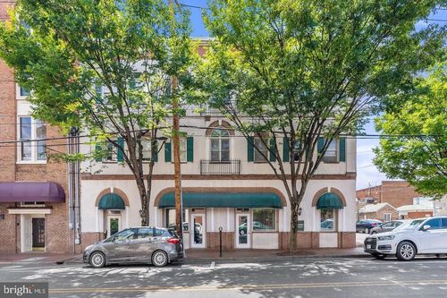 apt-f-7 W Piccadilly St, WINCHESTER, VA, 22601-4892 | Card Image
