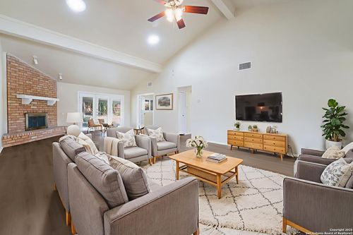 9751 Cylburn Park, Converse, TX, 78109-2714 | Card Image