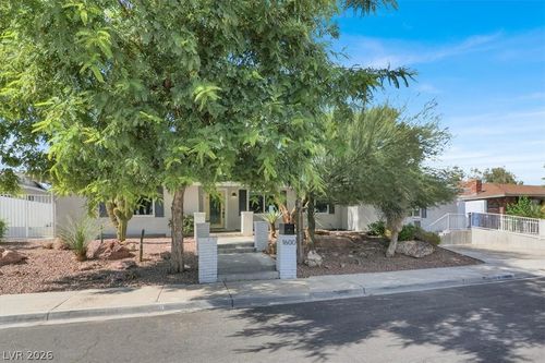 1600 Eaton Dr, Las Vegas, NV, 89102-6118 | Card Image