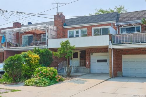 149-18 Cross Island Pkwy, Whitestone, NY, 11357-2565 | Card Image