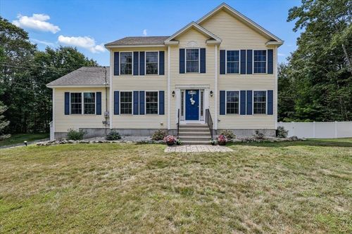110 Middle Rd, Deerfield, NH, 03037-1609 | Card Image