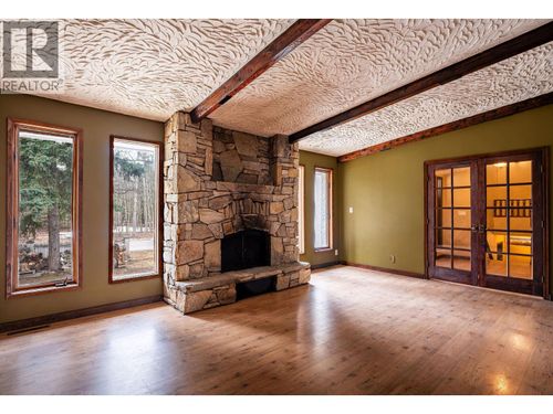 1616 Dogwood Dr, Revelstoke, BC, V0E2S1 | Card Image