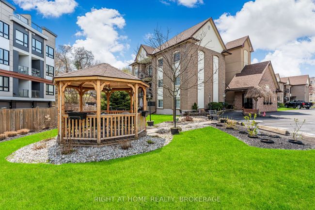 102 - 20 John St, Condo with 2 bedrooms, 1 bathrooms and 3 parking in Grimsby ON | Image 29