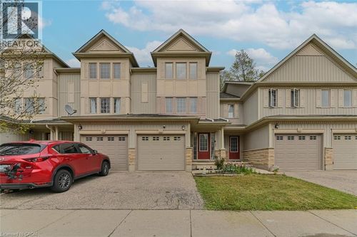 e-110 Activa Ave, Kitchener, ON, N2E4K4 | Card Image