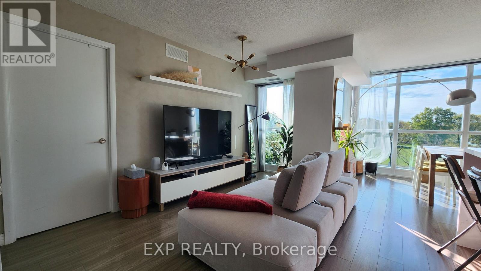 Residential Lease in Toronto (Niagara) 2