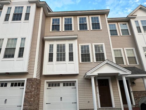 27 Acadia Lane, Exeter, NH, 03833 | Card Image