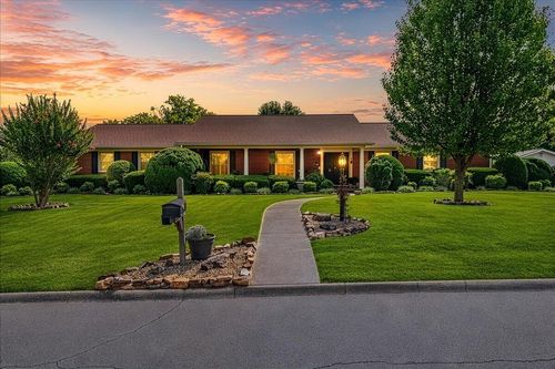 1101 Brentwood Dr, Etowah, TN, 37331-1826 | Card Image