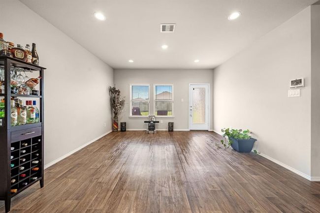 Livingroom View | Image 4