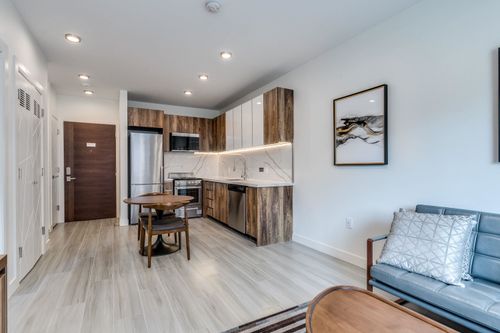303-1168 Pendrell St, Vancouver, BC, V6E1L4 | Card Image