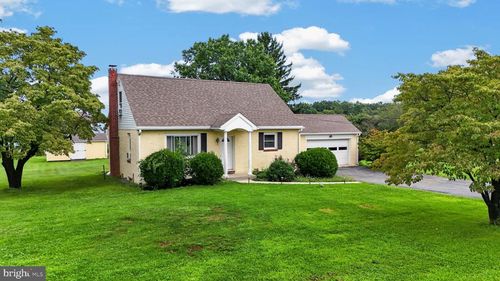 3471 Horseshoe Pike, HONEY BROOK, PA, 19344-8652 | Card Image