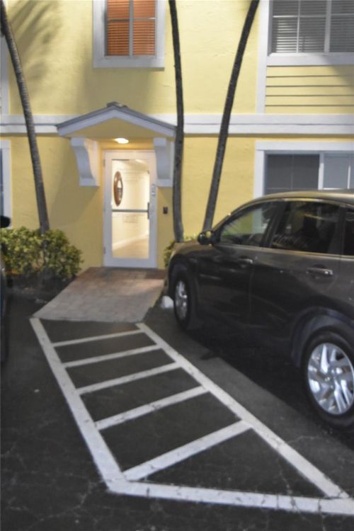 140-150 Ne 15th Ave, Fort Lauderdale, FL, 33301-1758 | Card Image