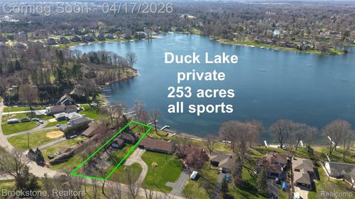 2773 Maple Rdg, Highland, MI, 48356-2203 | Card Image