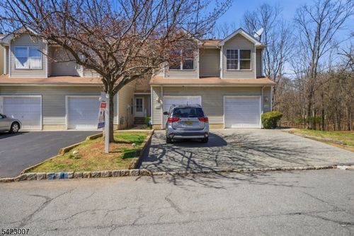 1142 Oakcroft Ln, Somerset, NJ, 08873-1678 | Card Image