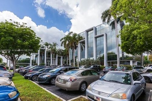 n104-16855 Ne 2nd Ave, North Miami Beach, FL, 33162-1744 | Card Image