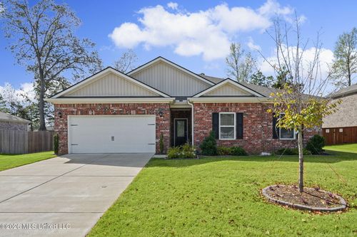 2377 Hyacinth Ln, Hernando, MS, 38632-1094 | Card Image