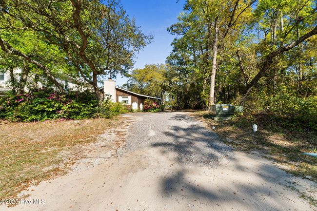 306 Ne 55 Th St, House other with 3 bedrooms, 1 bathrooms and null parking in Oak Island NC | Image 5