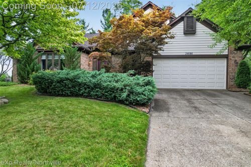 24686 Venice Dr, Novi, MI, 48374-2985 | Card Image