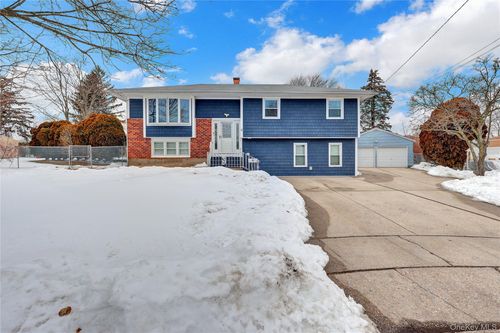 6 Little Ct, Deer Park, NY, 11729-6214 | Card Image