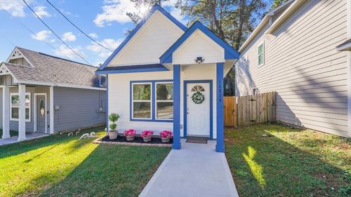 16829 W Forrestal, Montgomery, TX, 77316-6710 | Card Image