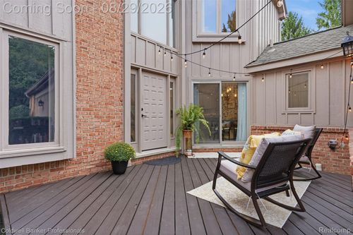 28625 Auburn Ct, Farmington Hills, MI, 48331-1163 | Card Image
