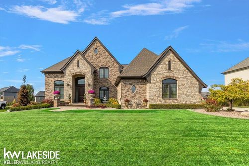 3476 Royal Berkshire Ln, Oakland, MI, 48363-2346 | Card Image