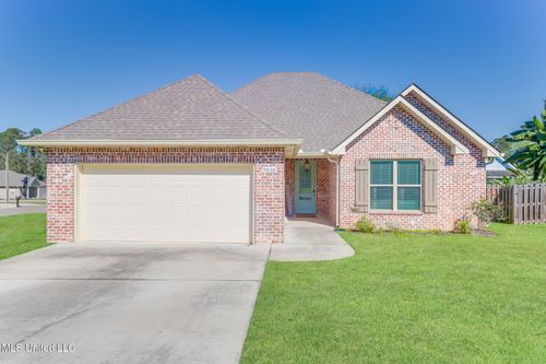 9838 Ala Moana St, Diamondhead, MS, 39525-4410 | Card Image