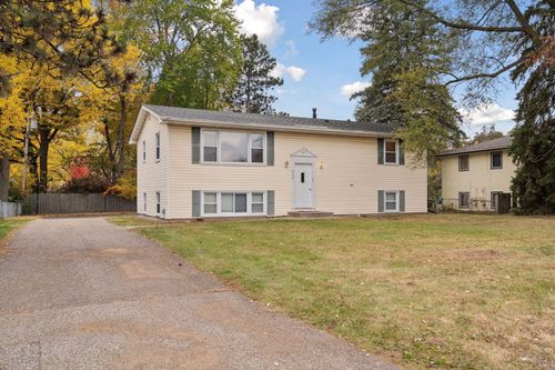 9104 Lexington Ave N, Circle Pines, MN, 55014-3625 | Card Image