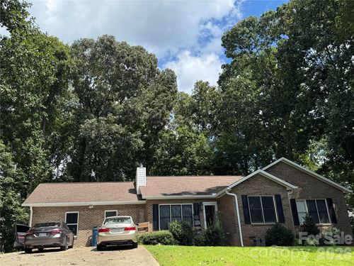 3933 Mattingly Dr, Hickory, NC, 28602-9709 | Card Image