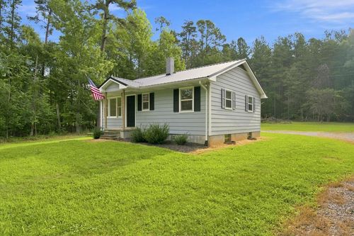 3742 Abilene Rd, Farmville, VA, 23901-5813 | Card Image