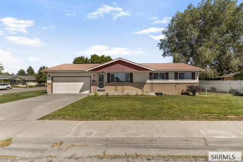 960 Washburn Ave, Idaho Falls, ID, 83402-1612 | Card Image