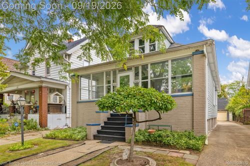 1360 Lakepointe St, Grosse Pointe Park, MI, 48230-1014 | Card Image