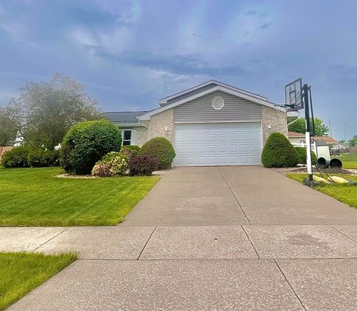 10622 Manor Dr, Saint John, IN, 46373 | Card Image