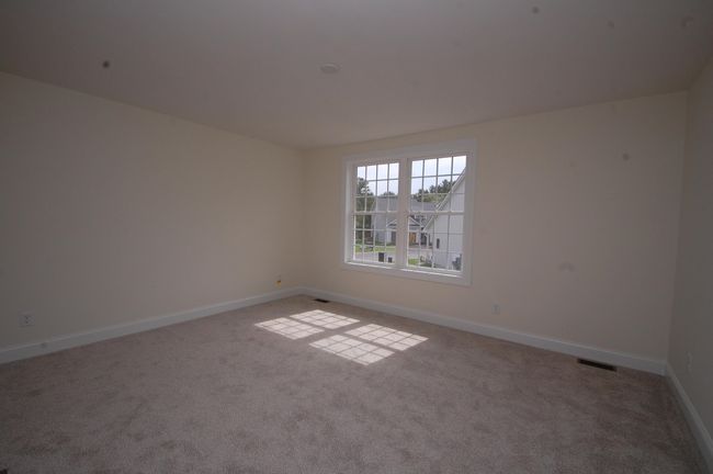 9B - 12 Chesterfield Lane, Condo with 2 bedrooms, 3 bathrooms and null parking in Londonderry NH | Image 8