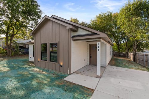 211 Garlock St, Wilmer, TX, 75172-1117 | Card Image