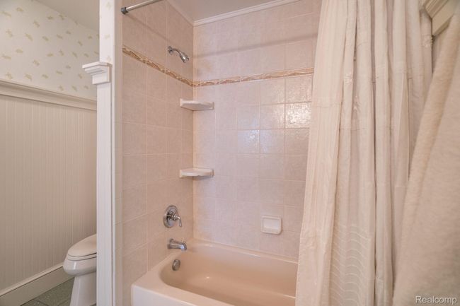 Full Bath | Image 25