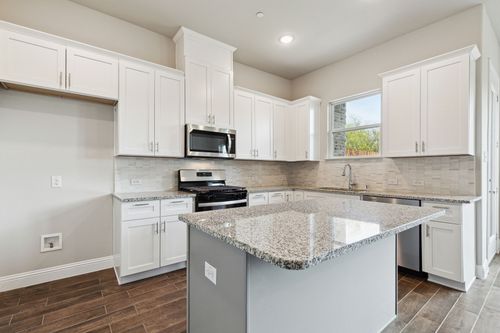 589 Hutchinson Ln, Lewisville, TX, 75077-3391 | Card Image