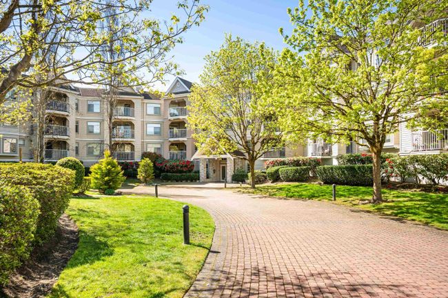 105 - 20894 57 Avenue, Condo with 2 bedrooms, 2 bathrooms and 1 parking in Langley BC | Image 4