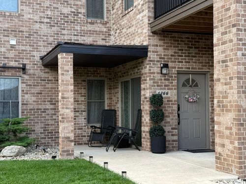 1366 Parke Dr, Crown Point, IN, 46307 | Card Image