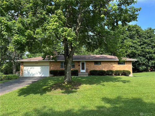 2139 Marcia Dr, Bellbrook, OH, 45305-1607 | Card Image