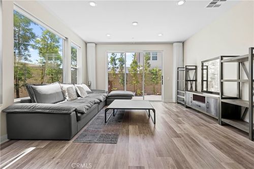 271 Newton, Lake Forest, CA, 92630-8479 | Card Image