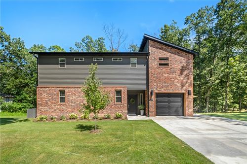 43 Saint Austell Dr, Bella Vista, AR, 72714-4615 | Card Image