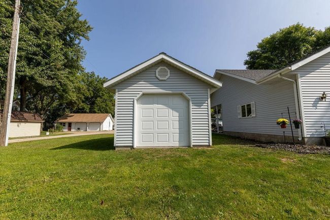 302 9 Th St N, House other with 3 bedrooms, 2 bathrooms and null parking in Kerkhoven MN | Image 34